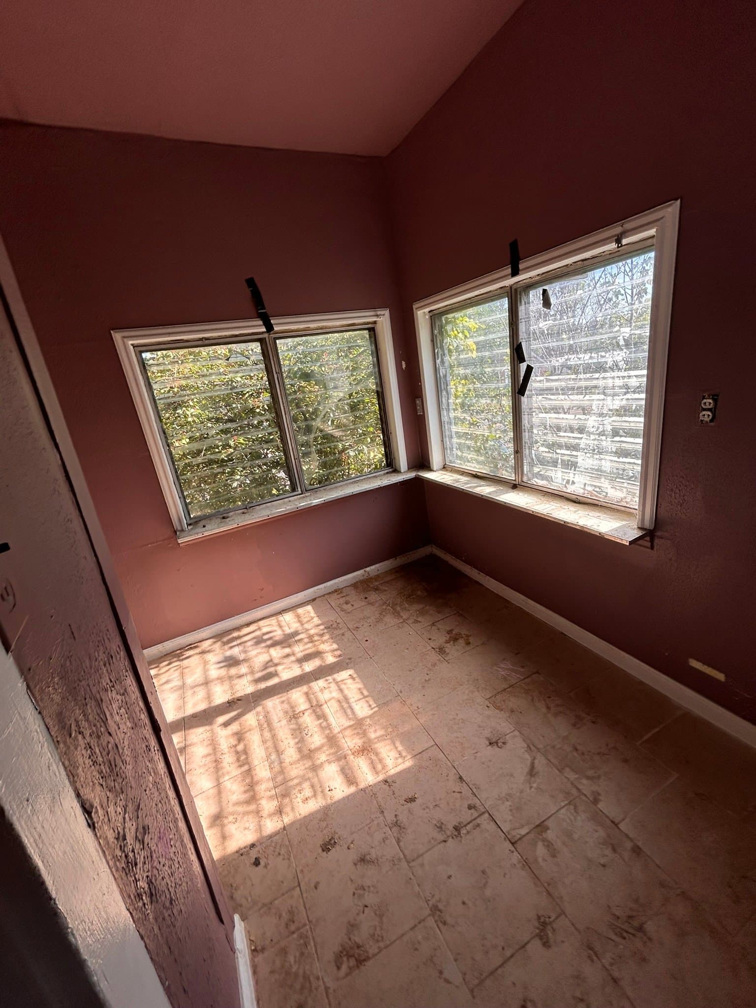 Saint Louis House: 5341 Goodfellow Blvd