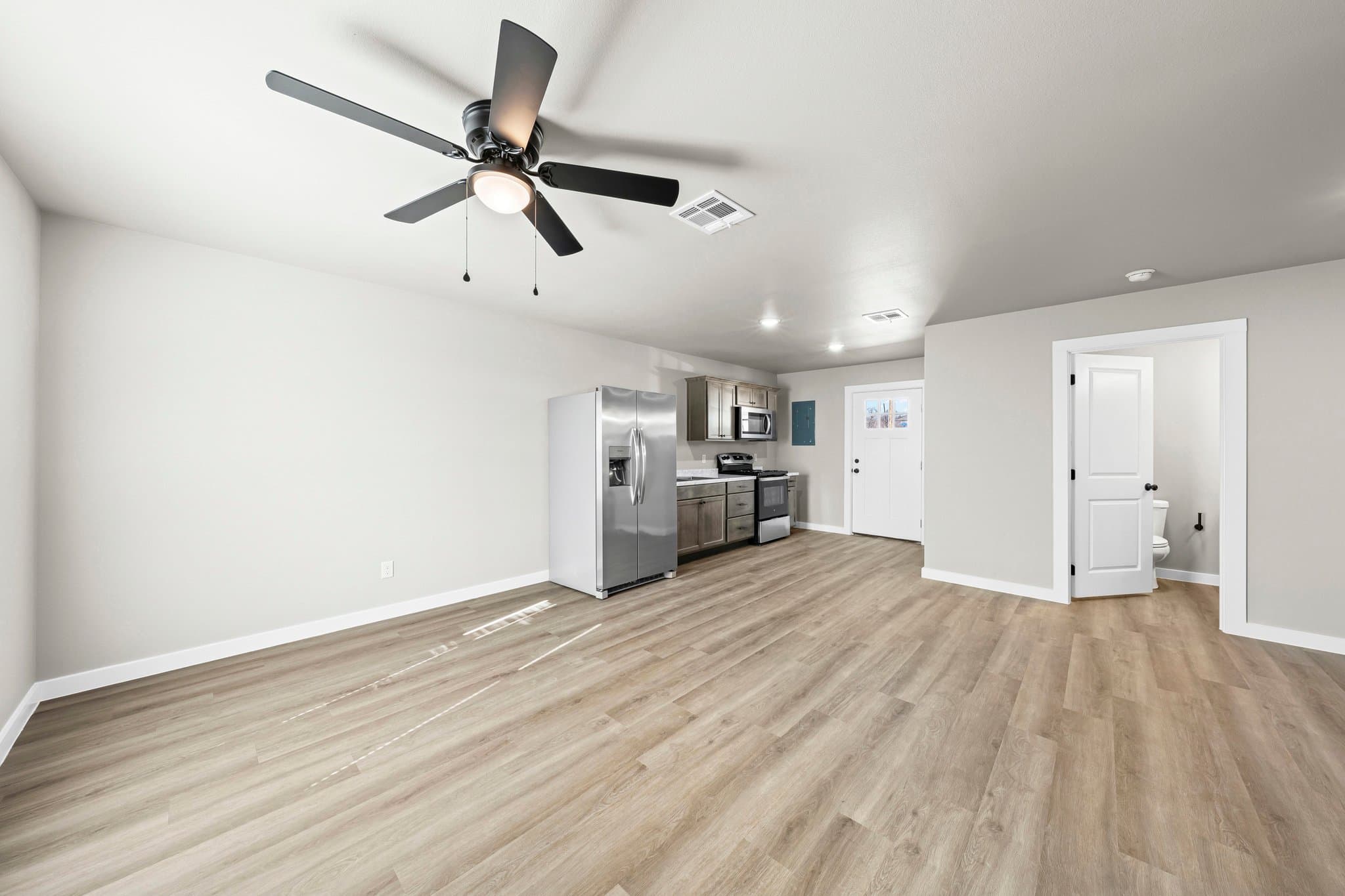 Cameron House: 401 N Bowie Ave