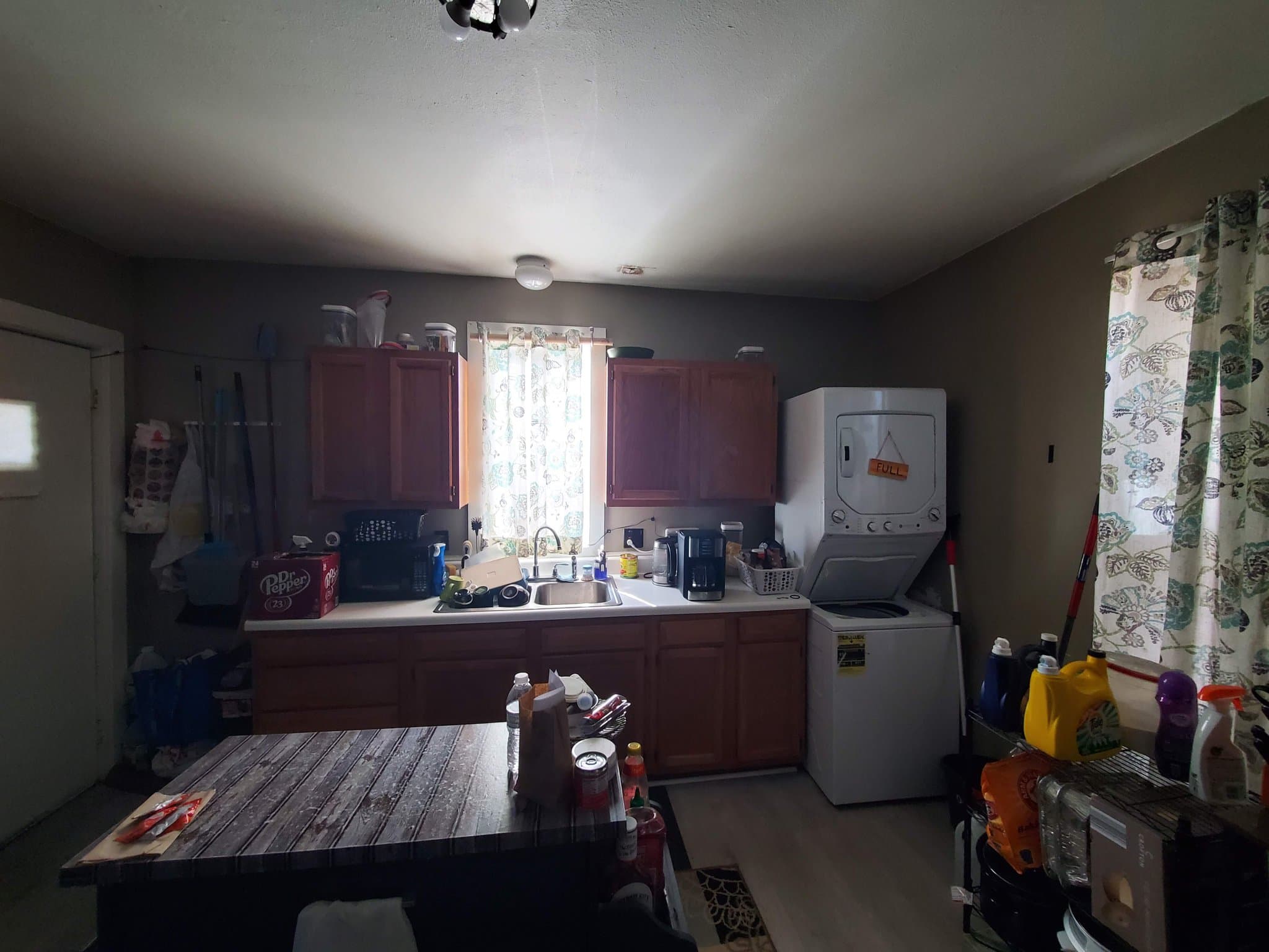 Carbondale House: 303 W Sycamore St