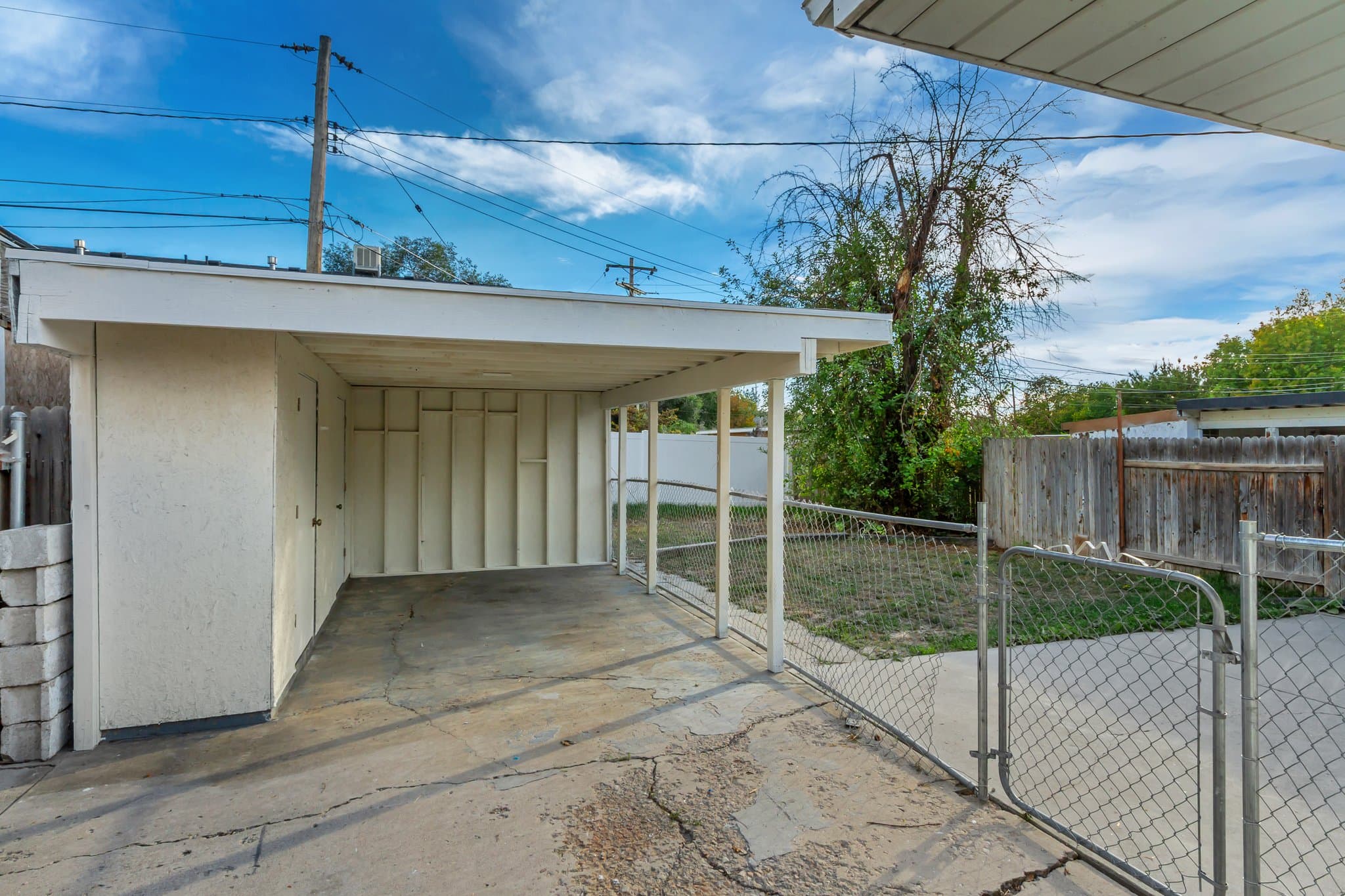 Salt Lake City Multiplex: 802 E Redmaple Rd