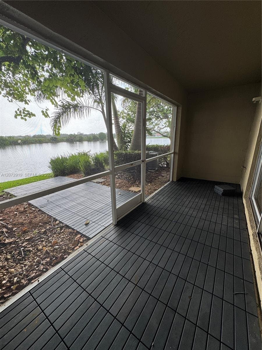PEMBROKE PINES Townhome: 321 SW 120th Ave # 321
