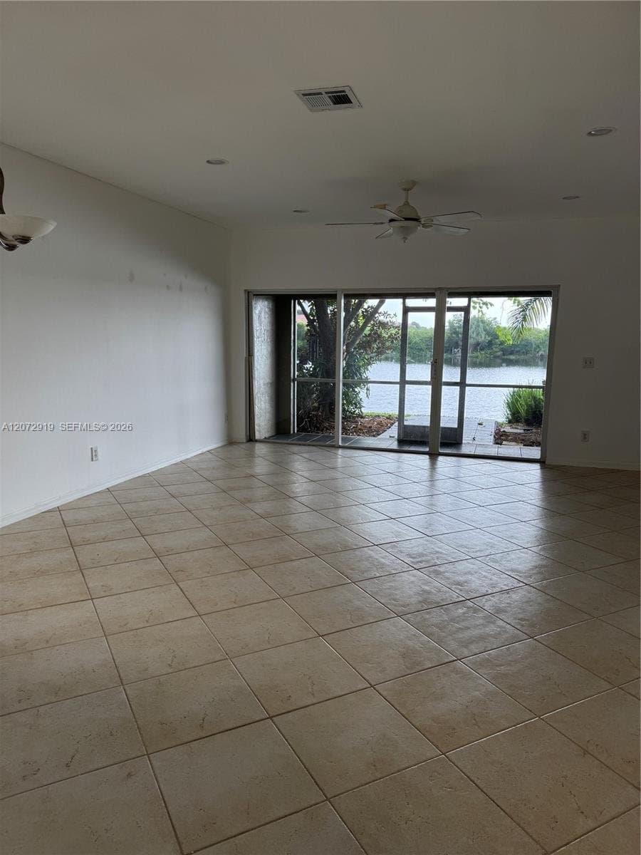 PEMBROKE PINES Townhome: 321 SW 120th Ave # 321