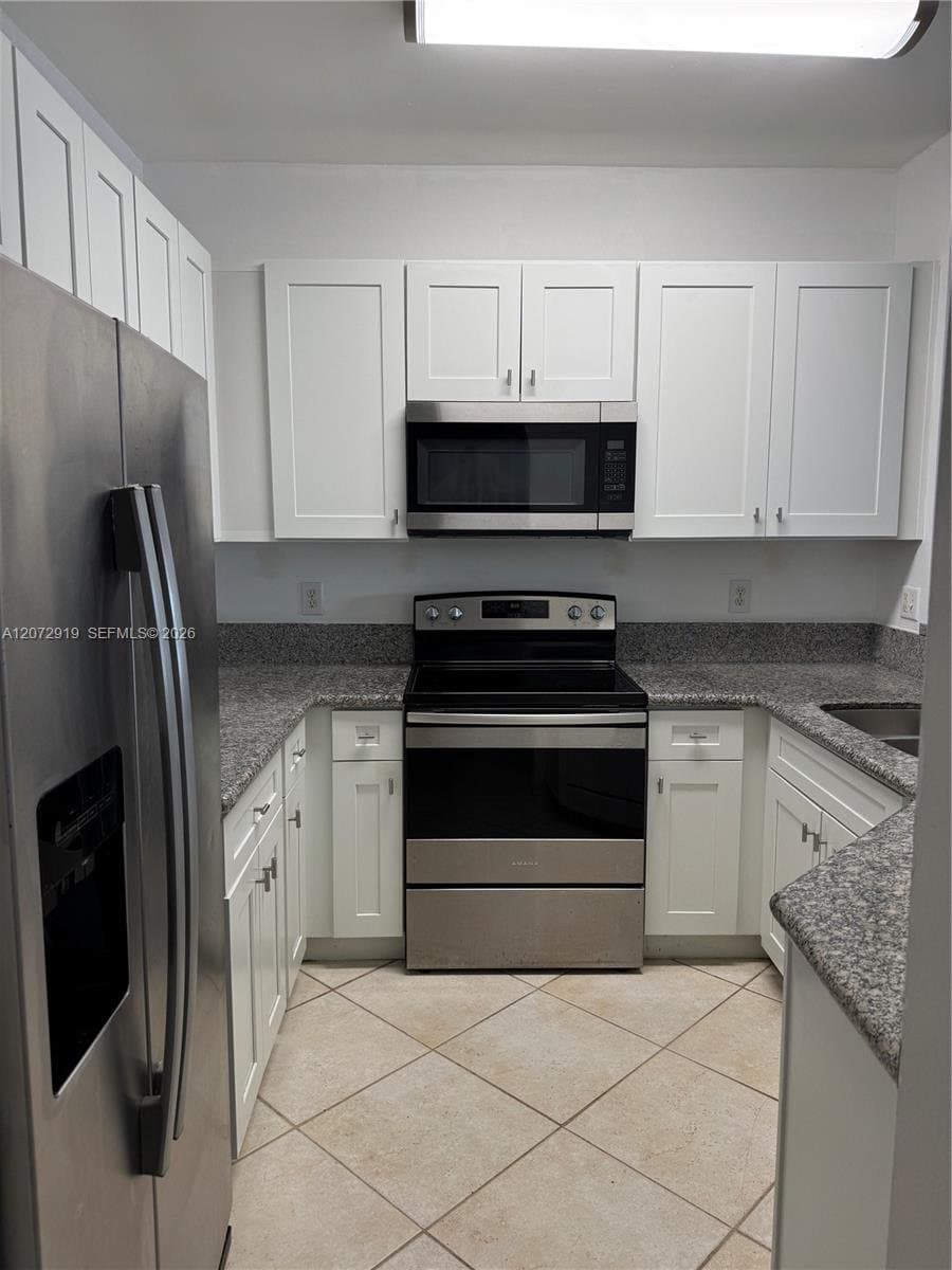 PEMBROKE PINES Townhome: 321 SW 120th Ave # 321