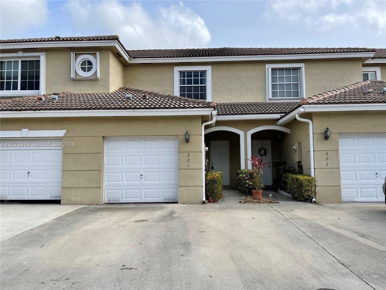 PEMBROKE PINES Townhome: 321 SW 120th Ave # 321