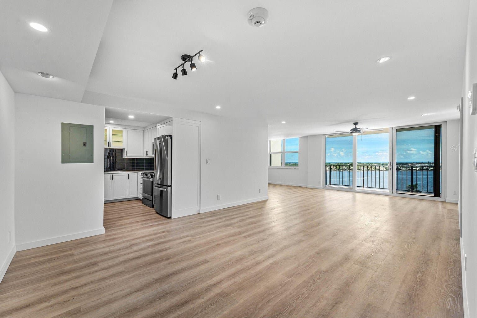 West Palm Beach Condo: 1701 S Flagler Dr