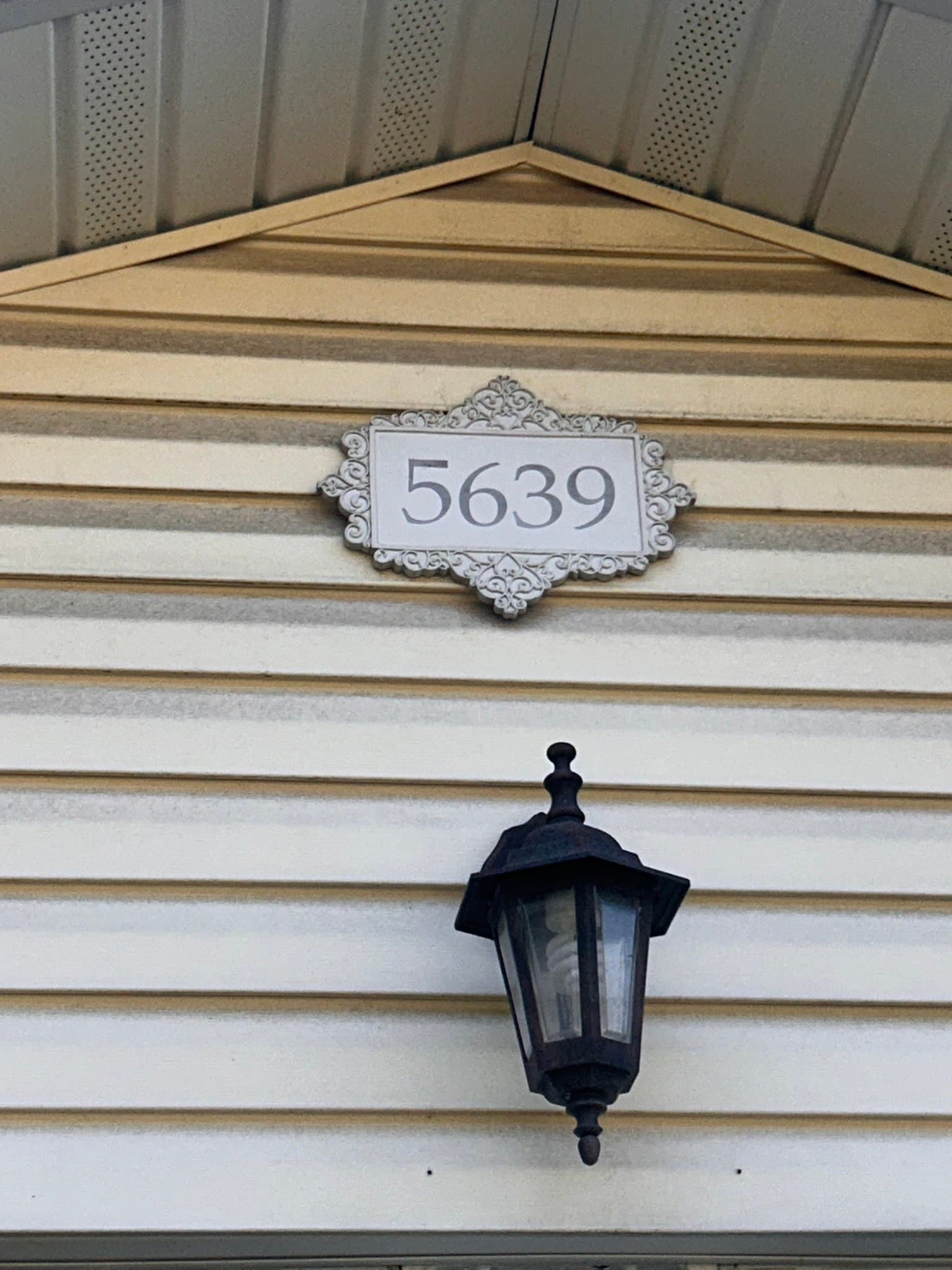Saint Louis House: 5639 Wilborn Dr
