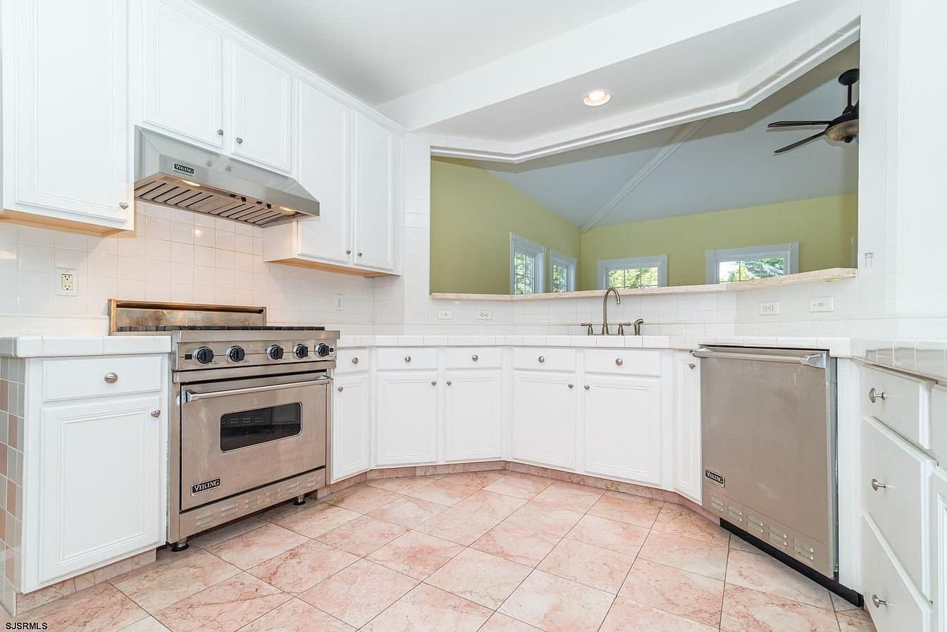 Egg Harbor Township House: 30 Daisy Dr