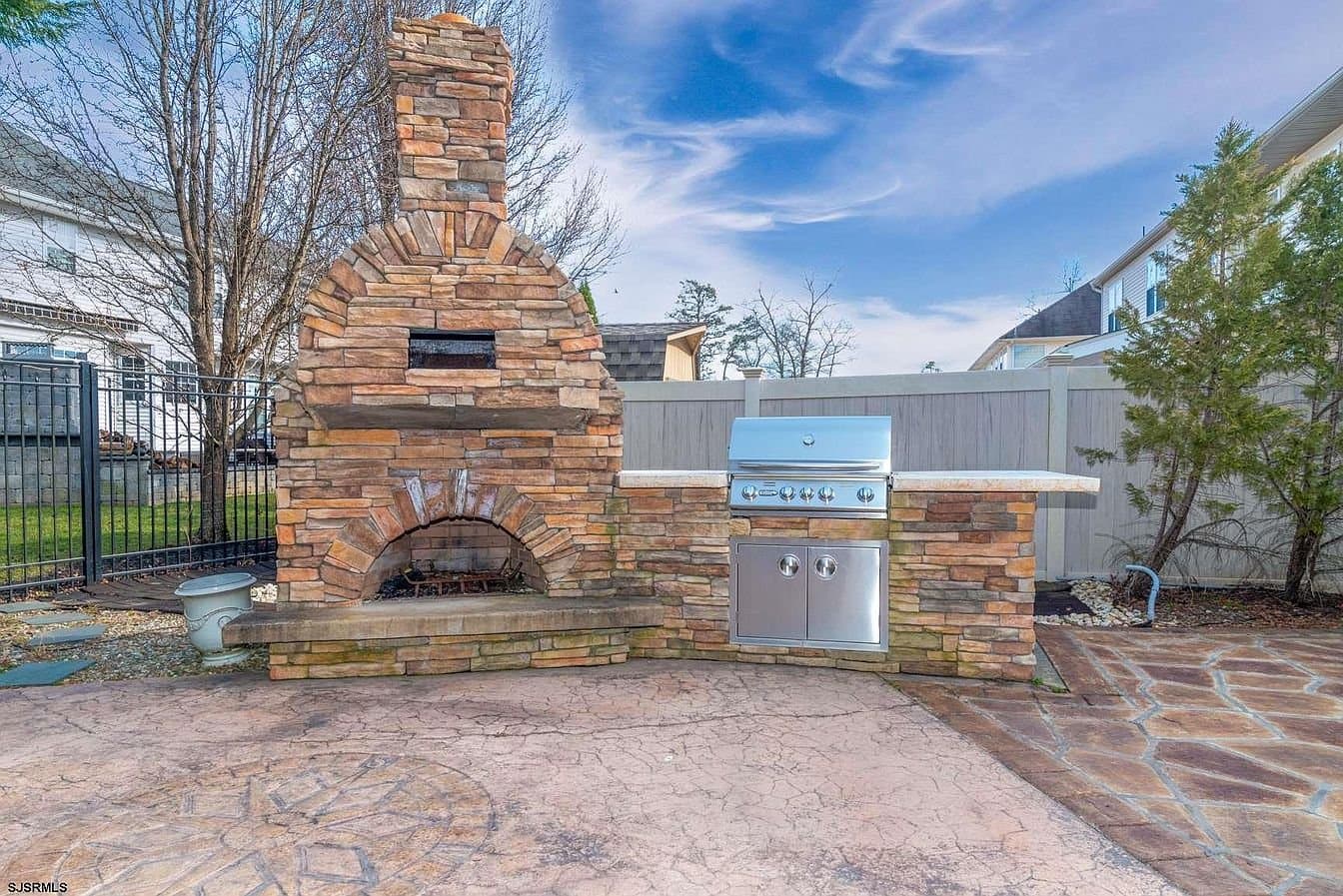 Egg Harbor Township House: 30 Daisy Dr