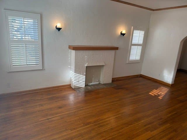 Los Angeles Apartment: 454 N Ogden Dr