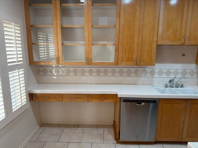 Los Angeles Apartment: 454 N Ogden Dr