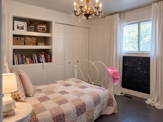 Alpine House: 1000 E Oak Hill Dr