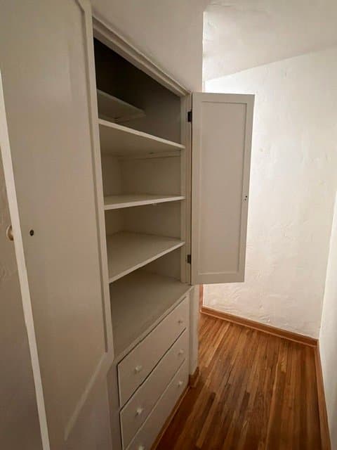 Los Angeles Apartment: 454 N Ogden Dr