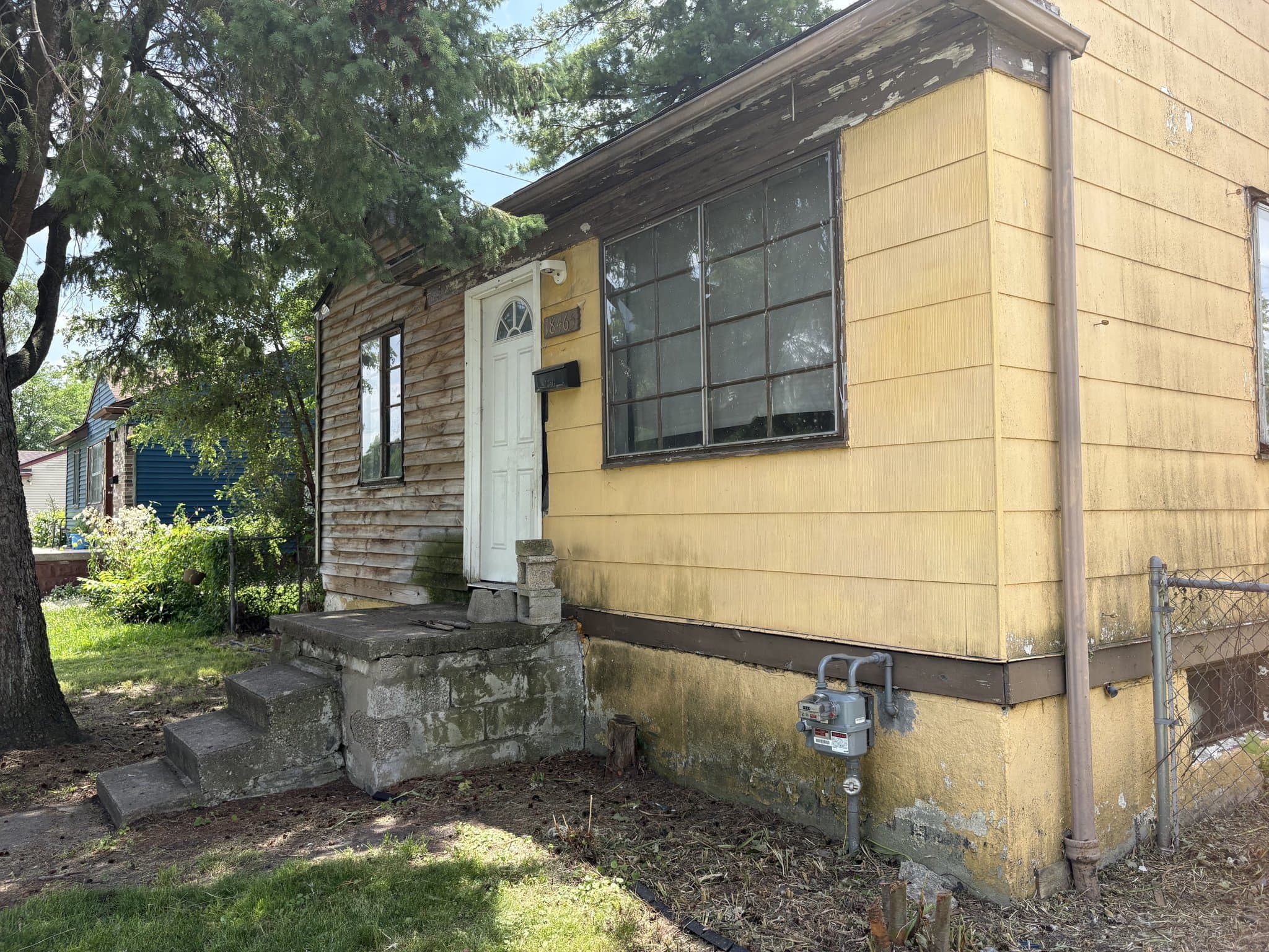 Detroit House: 18465 Caldwell St