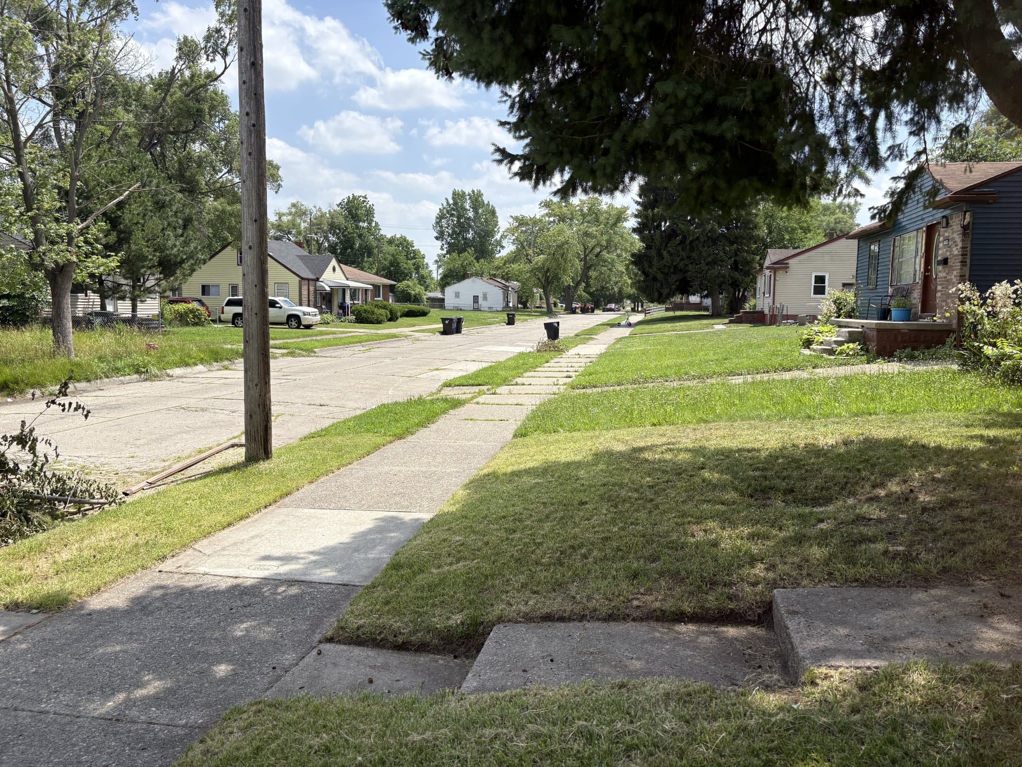 Detroit House: 18465 Caldwell St
