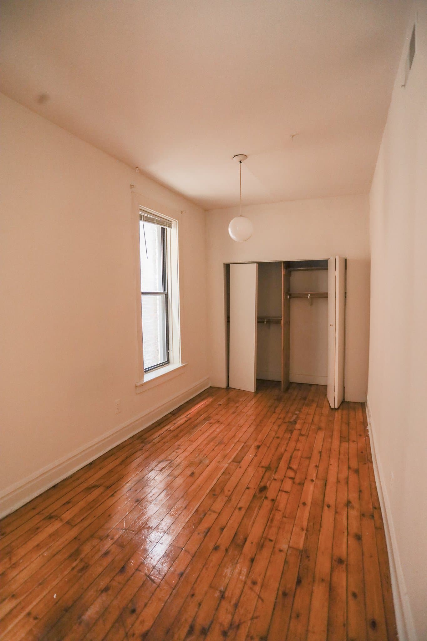 Chicago Apartment: 840 Cornelia