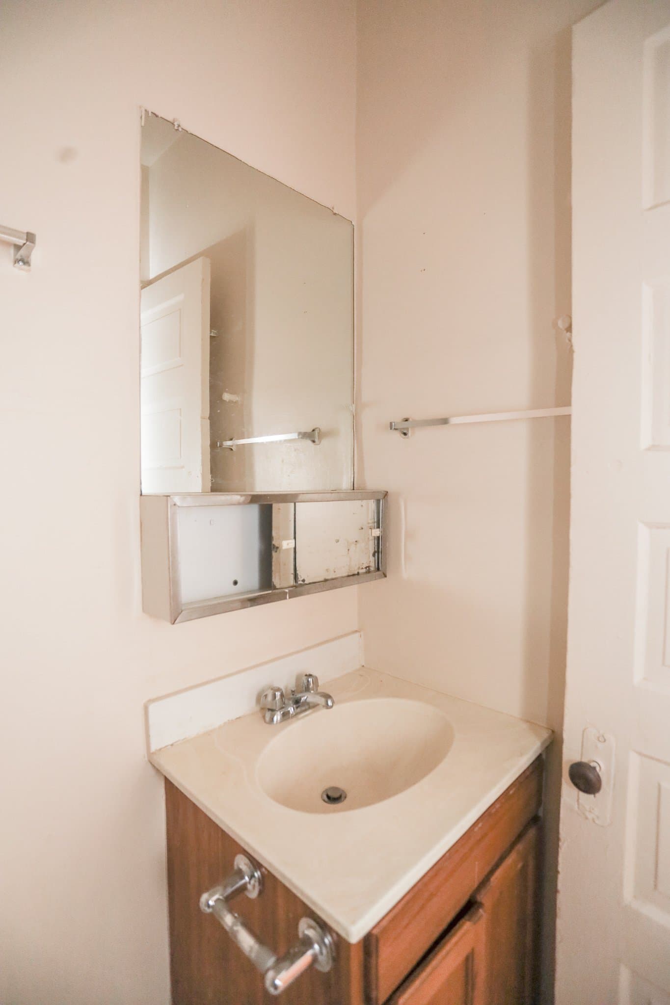Chicago Apartment: 840 Cornelia
