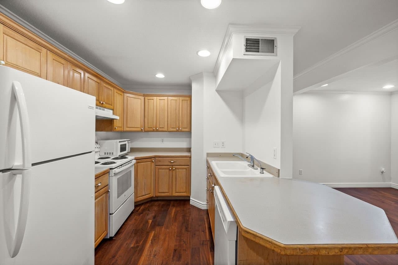 Provo Condo: 857 W Columbia Ln