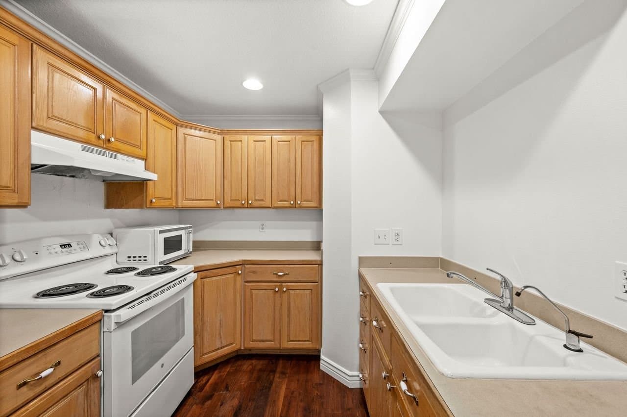 Provo Condo: 857 W Columbia Ln