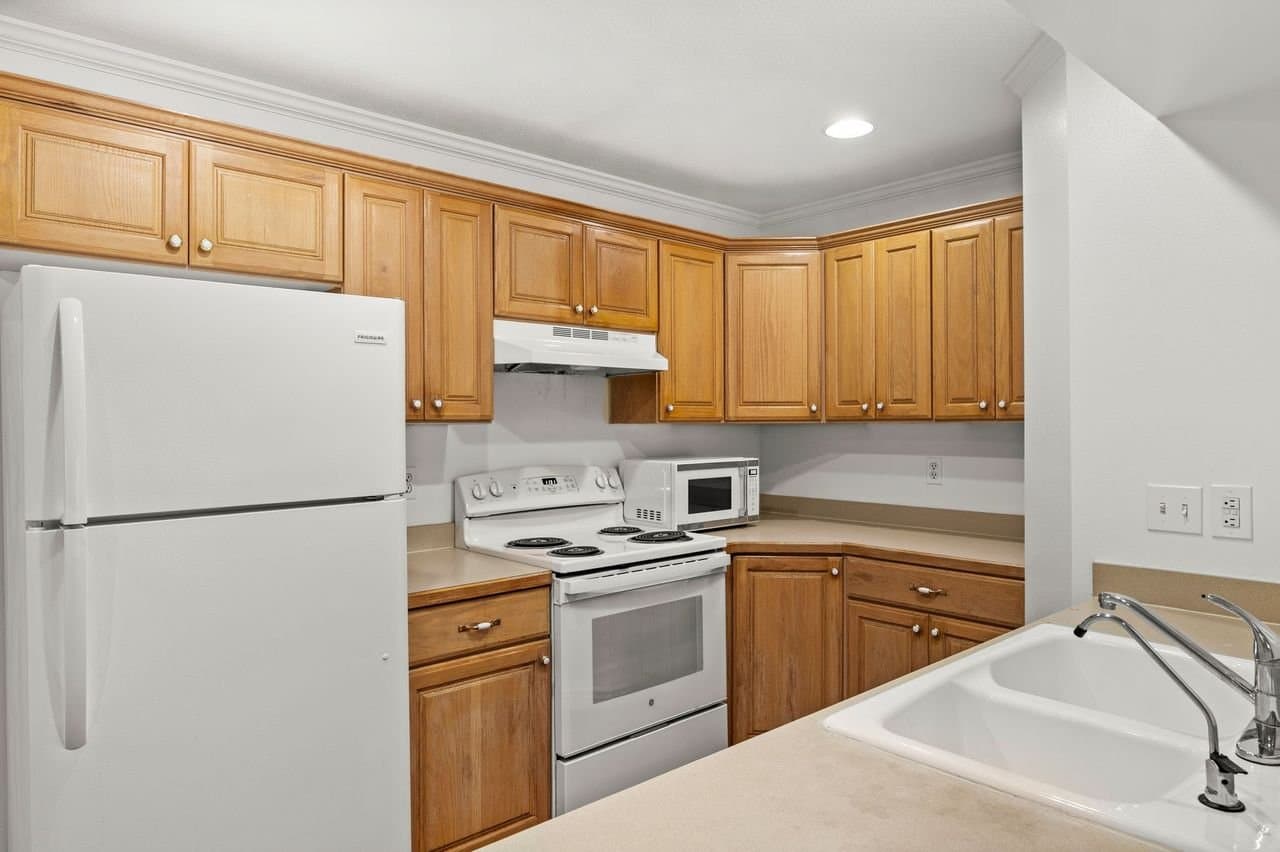 Provo Condo: 857 W Columbia Ln