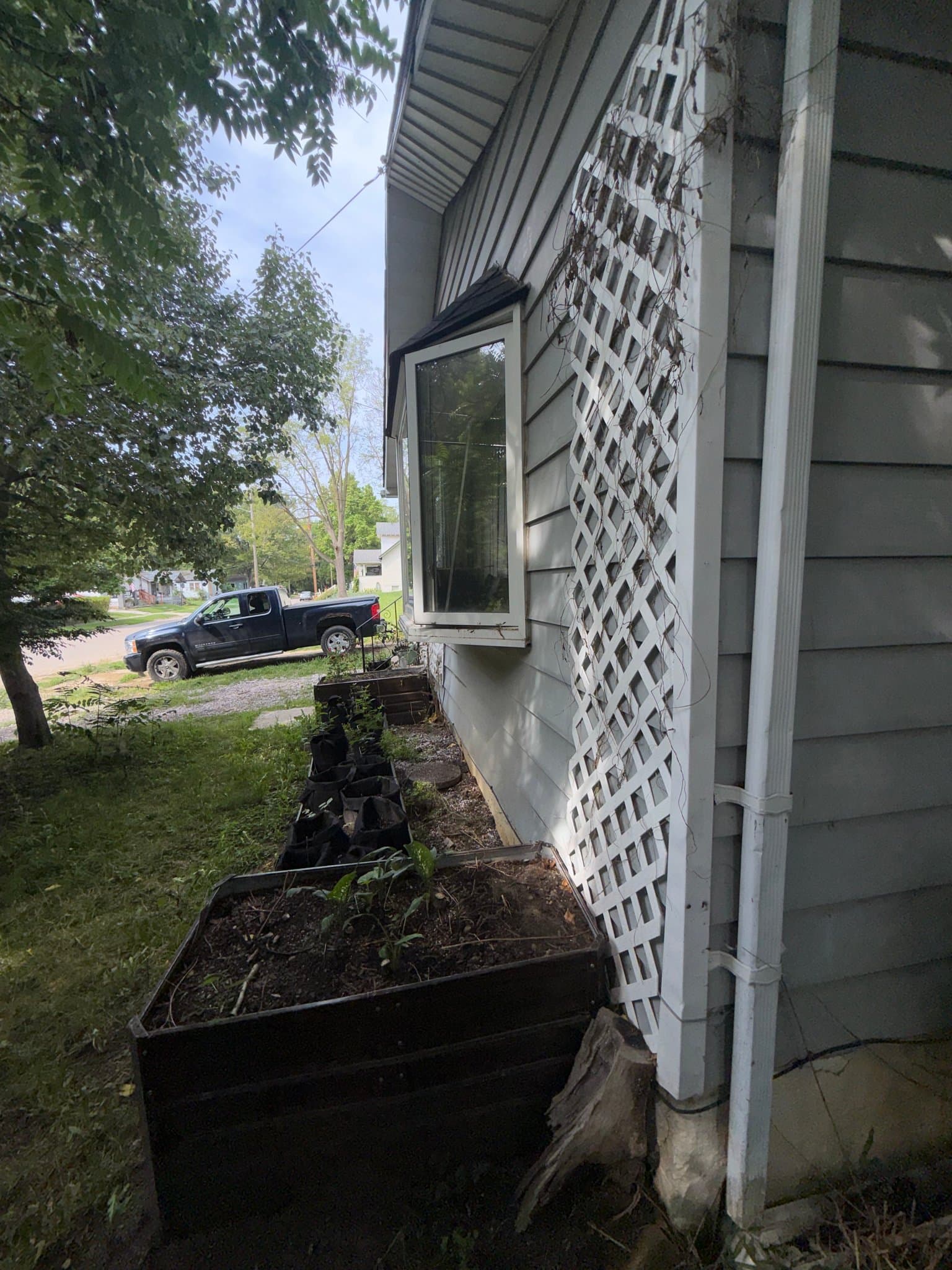 Flint House: 1206 Markham St