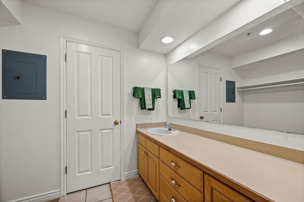 Provo Condo: 857 W Columbia Ln