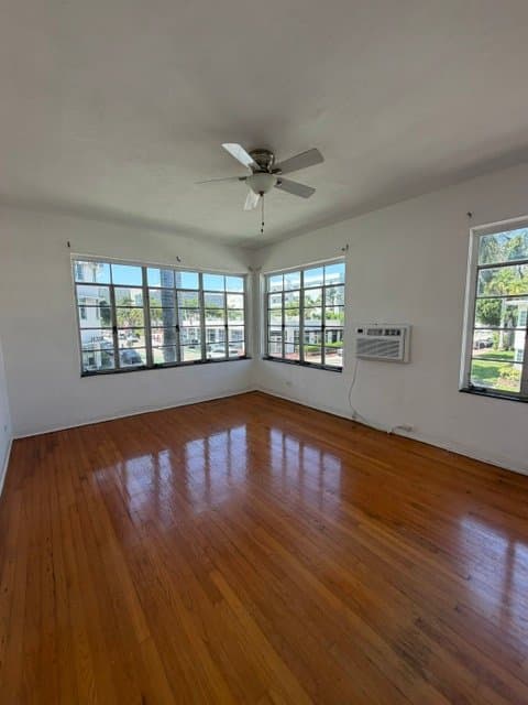 Miami Beach Apartment: 1575 Lenox Ave