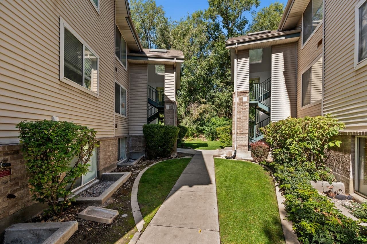 Provo Condo: 857 W Columbia Ln