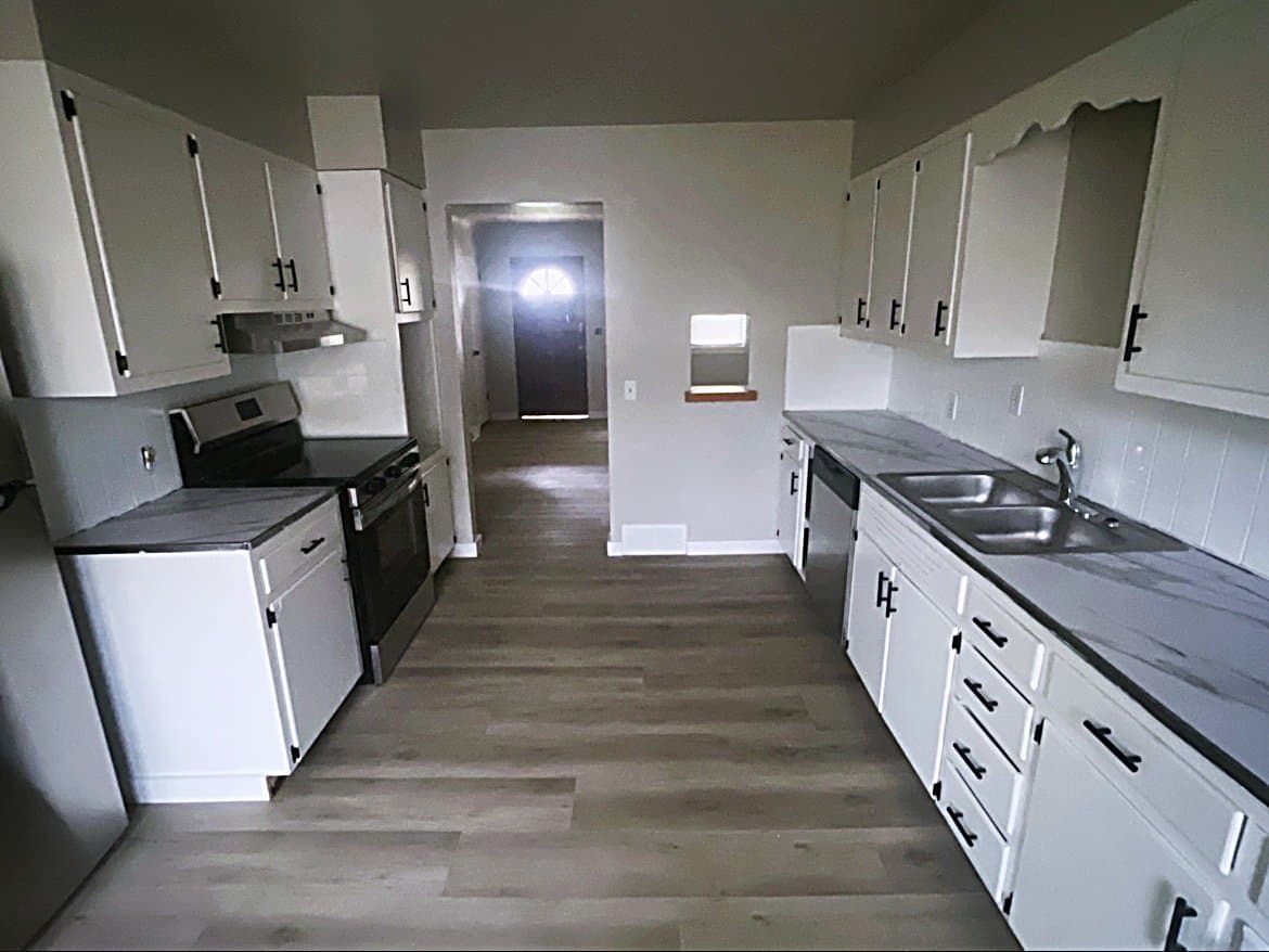 Buckner Multiplex: 304 Hazel St