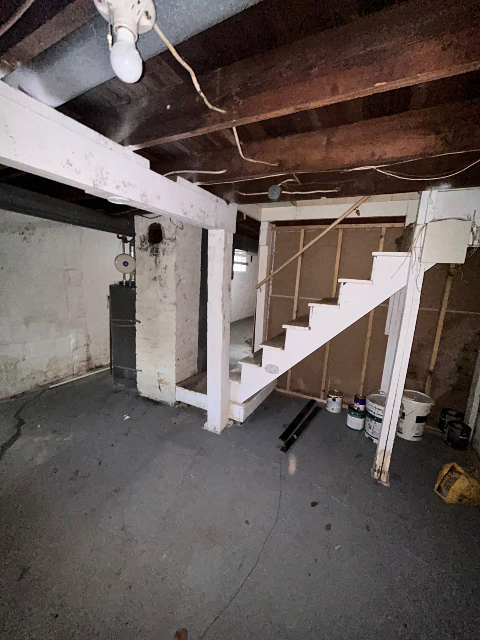Decatur House: 1344 E Condit St