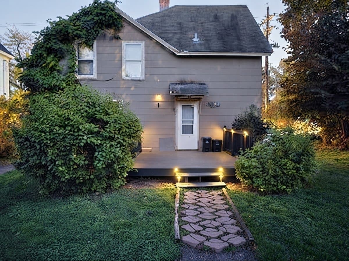 Madison House: 1502 Williamson St