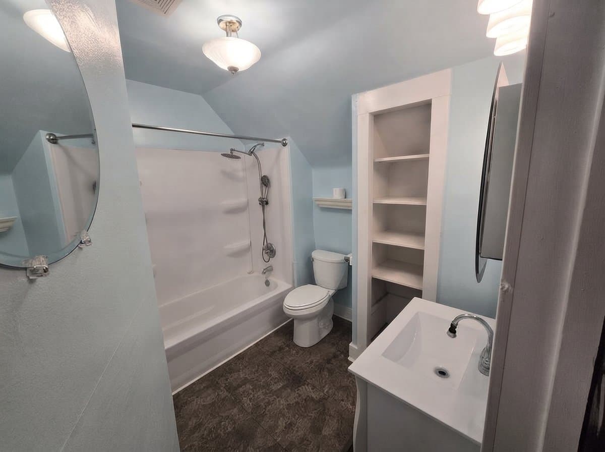 Madison House: 1502 Williamson St