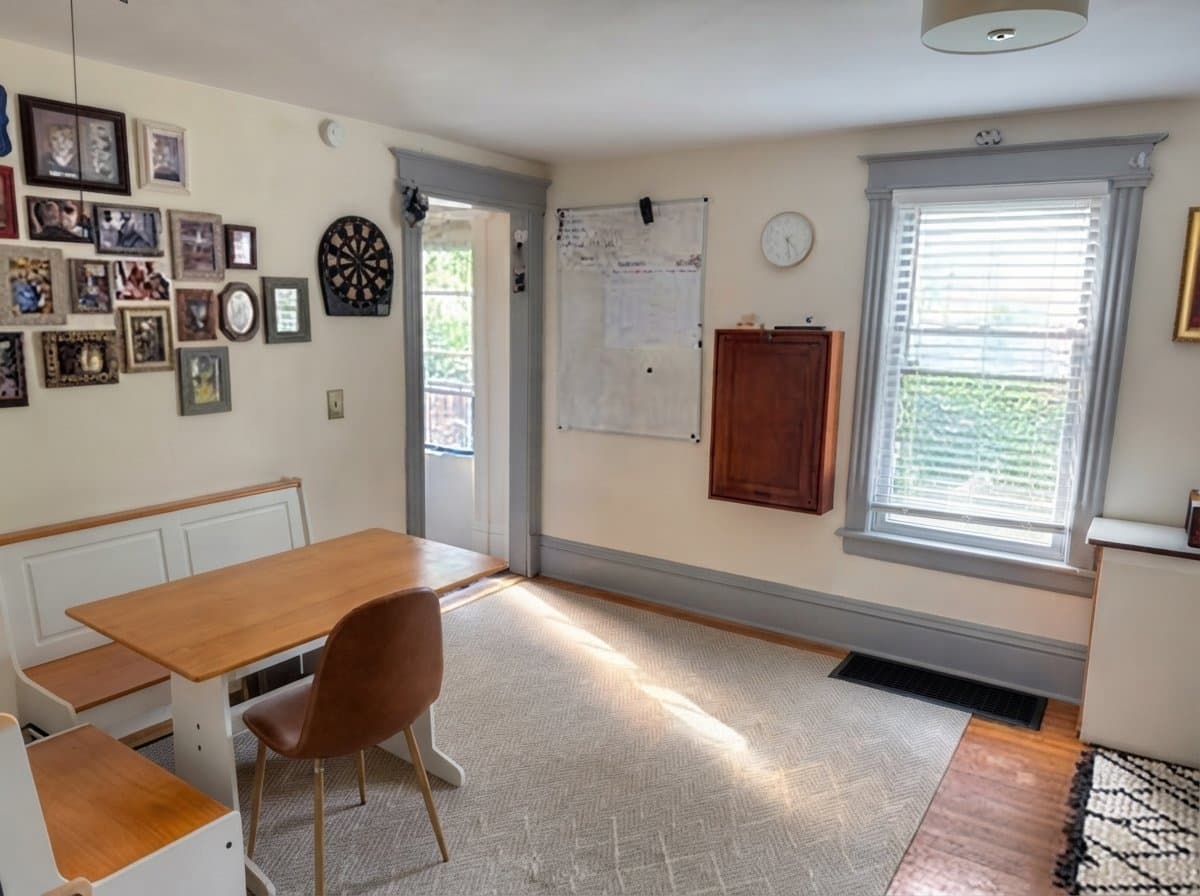 Madison House: 1502 Williamson St