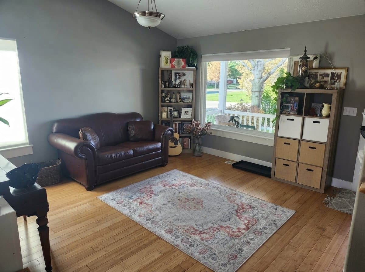 Eagle Mountain House: 7586 N Park St