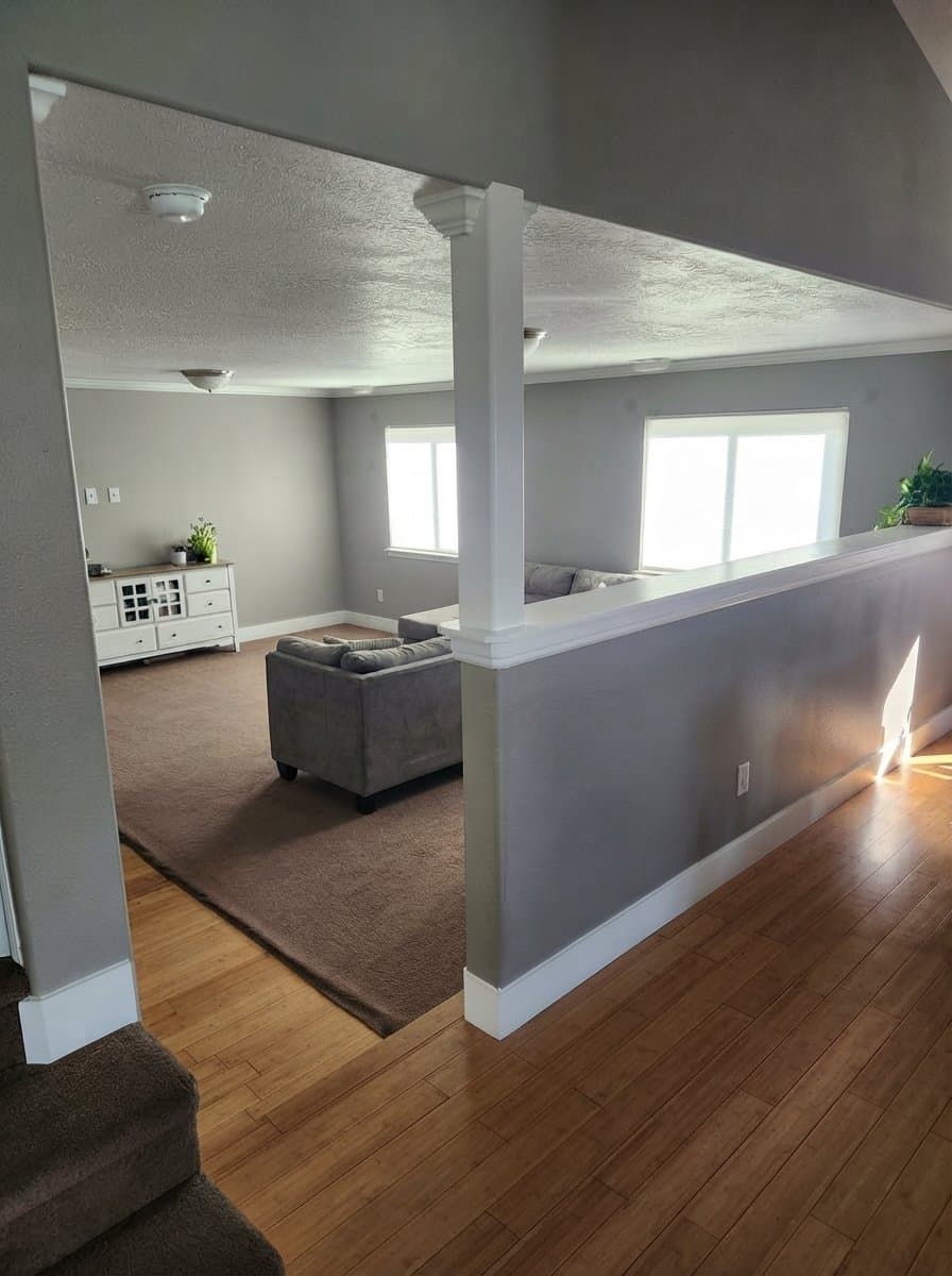 Eagle Mountain House: 7586 N Park St
