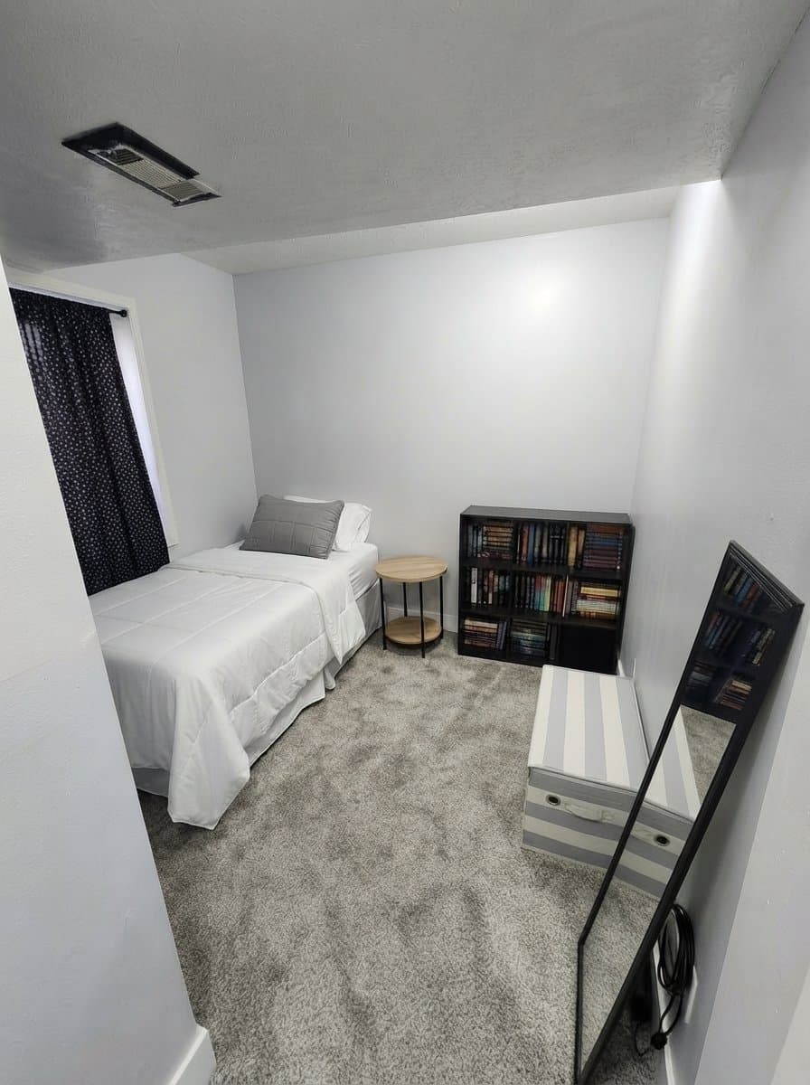 Eagle Mountain House: 7586 N Park St