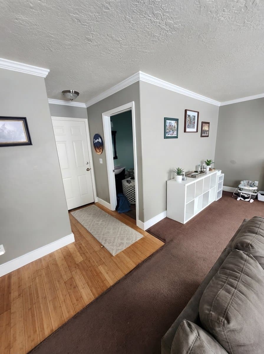 Eagle Mountain House: 7586 N Park St