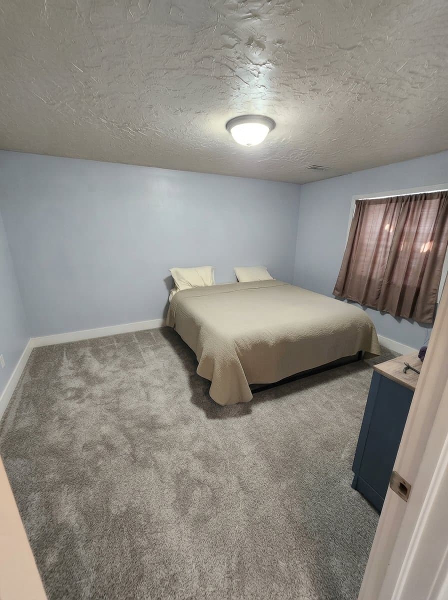 Eagle Mountain House: 7586 N Park St