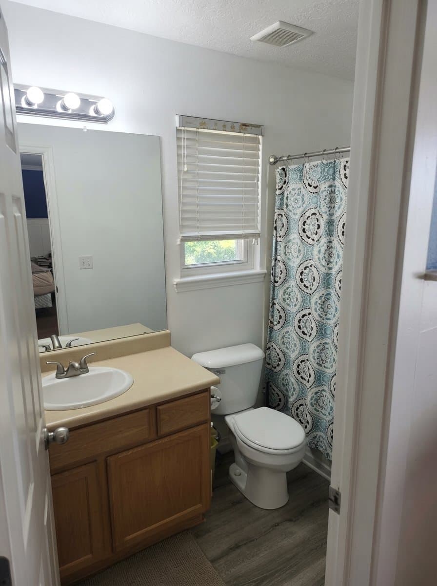 Eagle Mountain House: 7586 N Park St