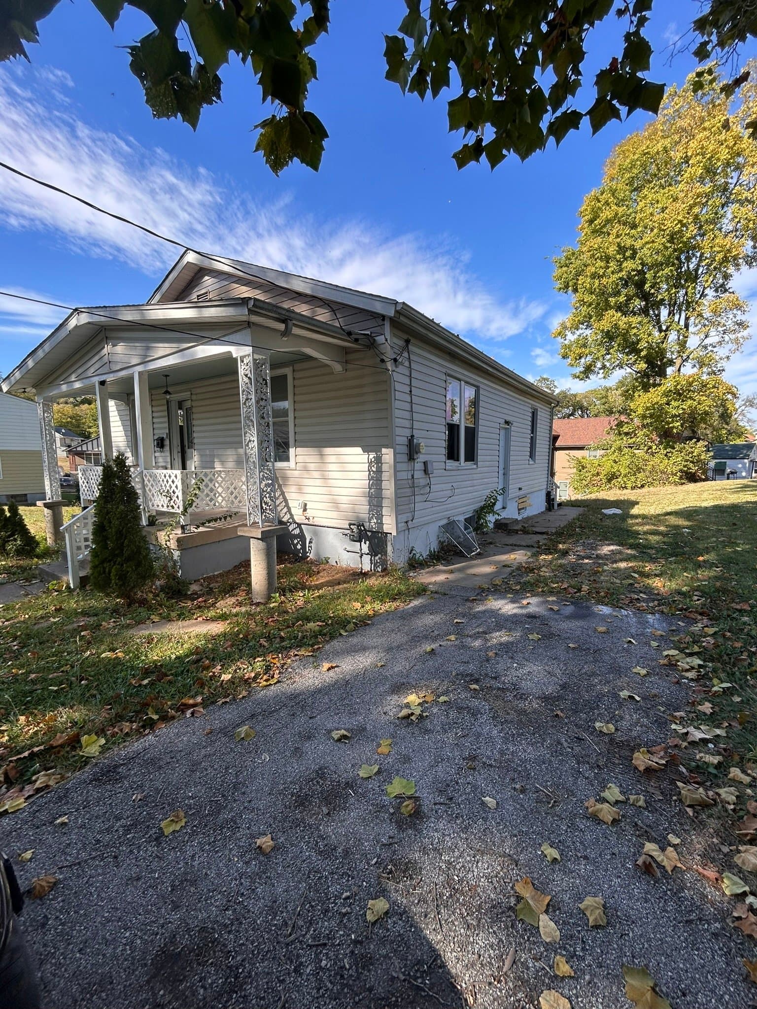 St.Louis House: 6211 Reichmann Ave