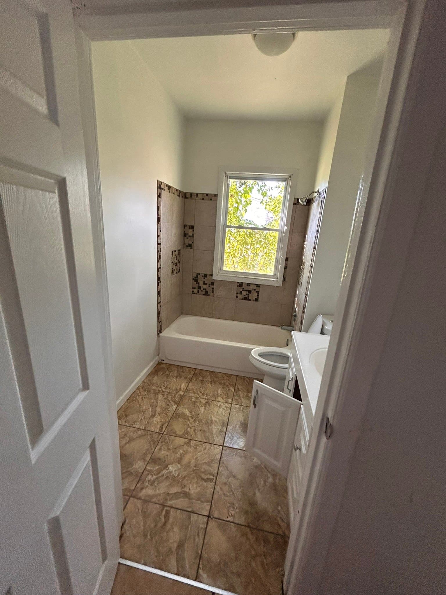 St.Louis House: 6211 Reichmann Ave