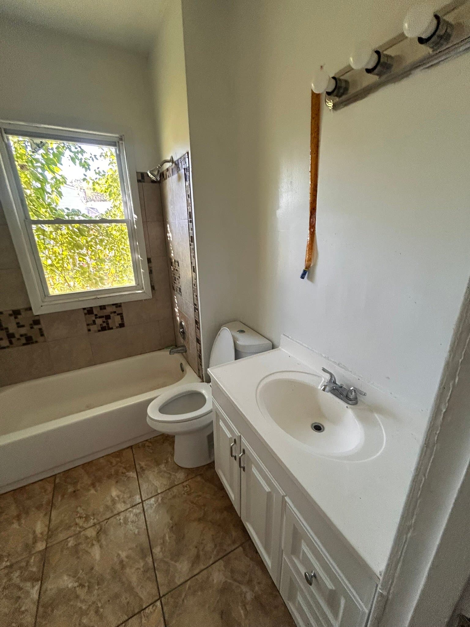 St.Louis House: 6211 Reichmann Ave