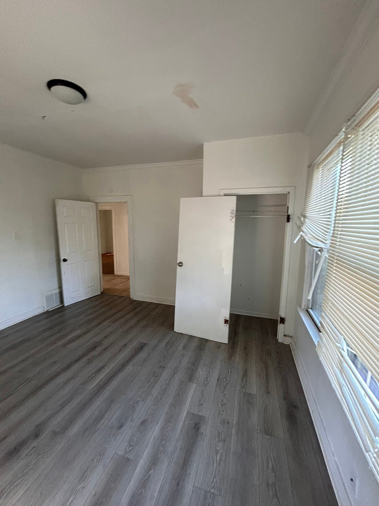 St.Louis House: 6211 Reichmann Ave