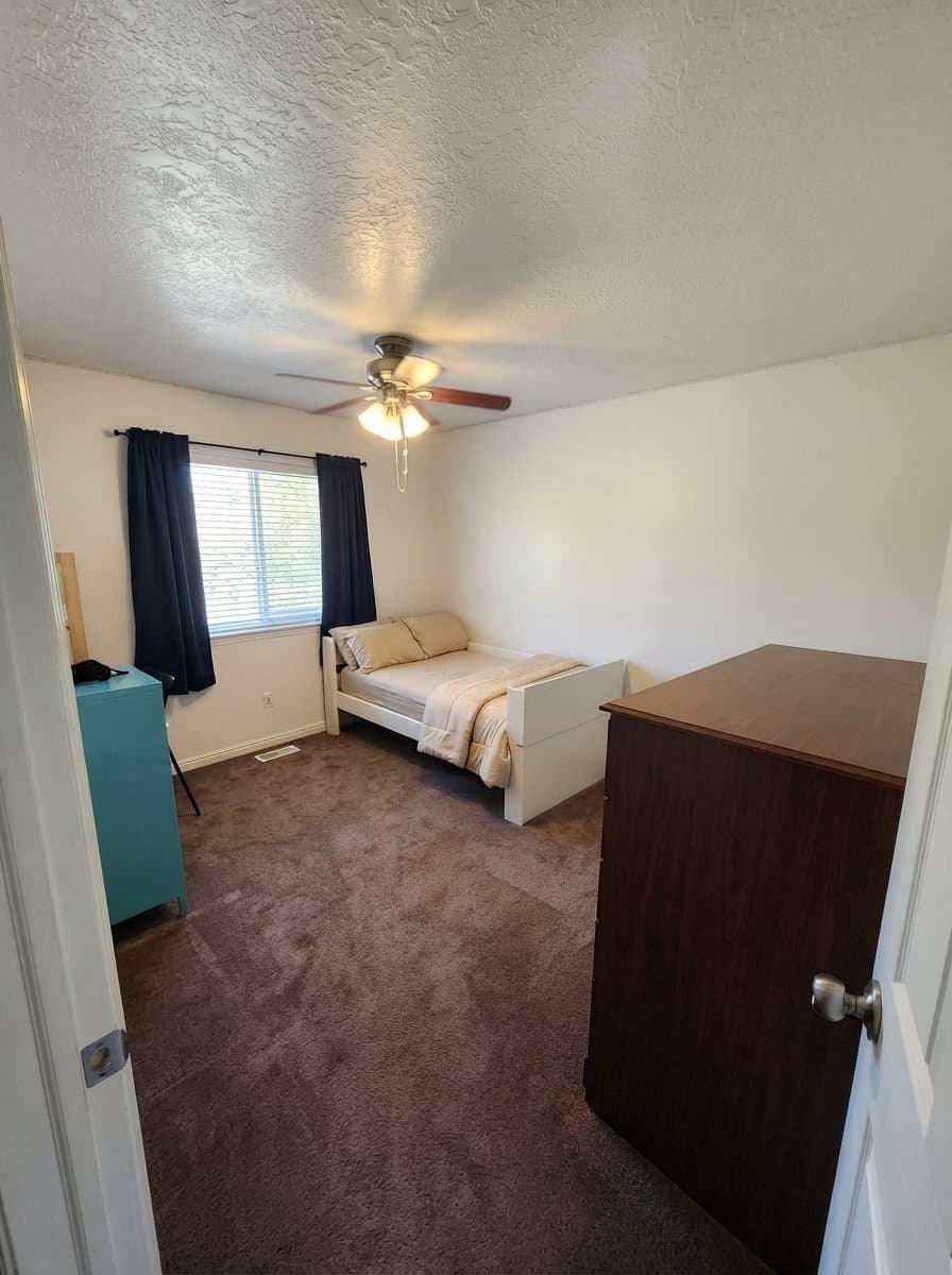 Eagle Mountain House: 7586 N Park St