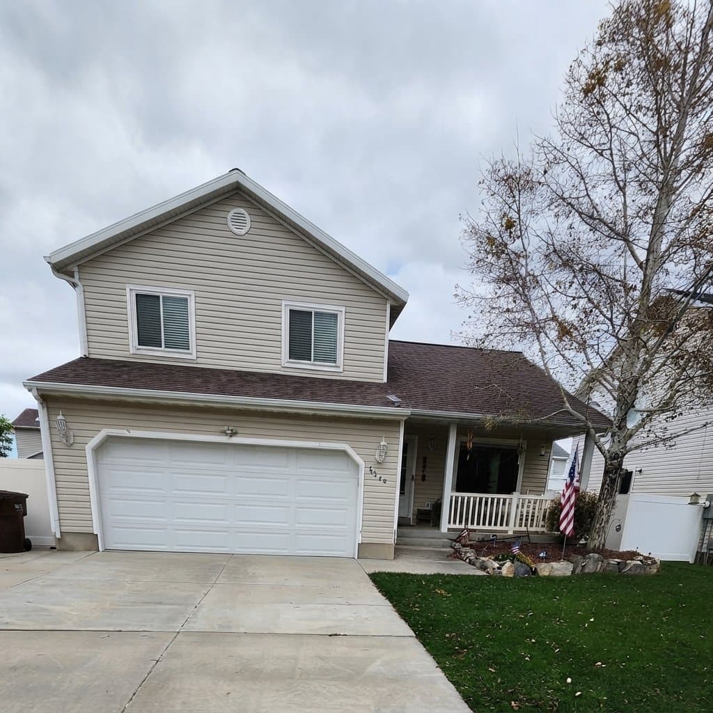 Eagle Mountain House: 7586 N Park St