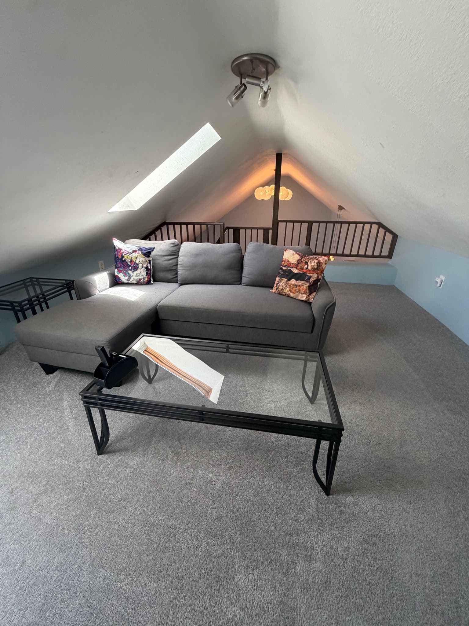 Los Angeles House: 1617 Ewing St