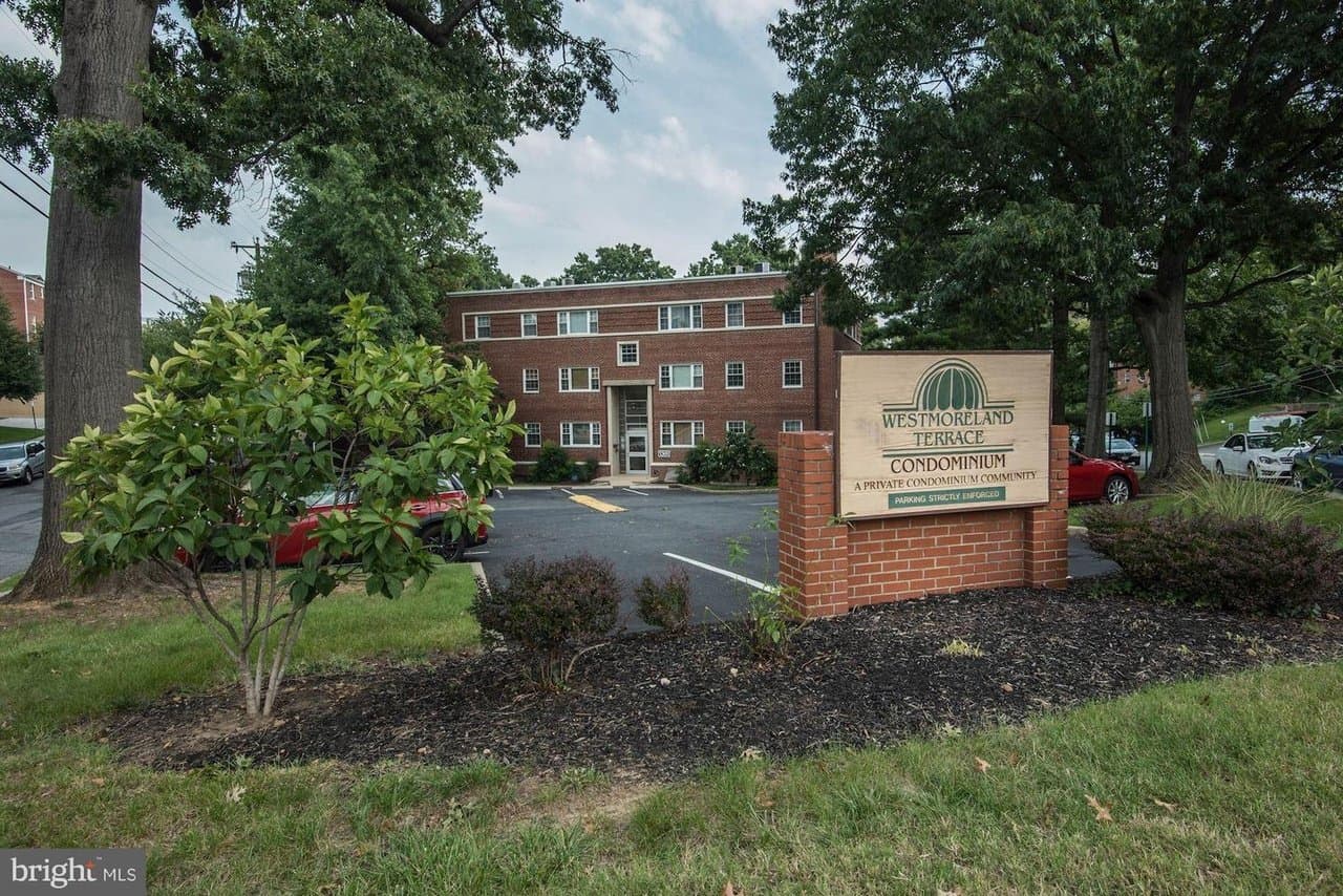 Arlington Condo: 1301 N Ode St
