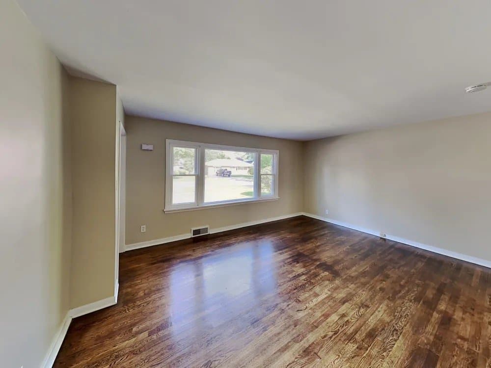 Burbank House: 7930 Long Ave