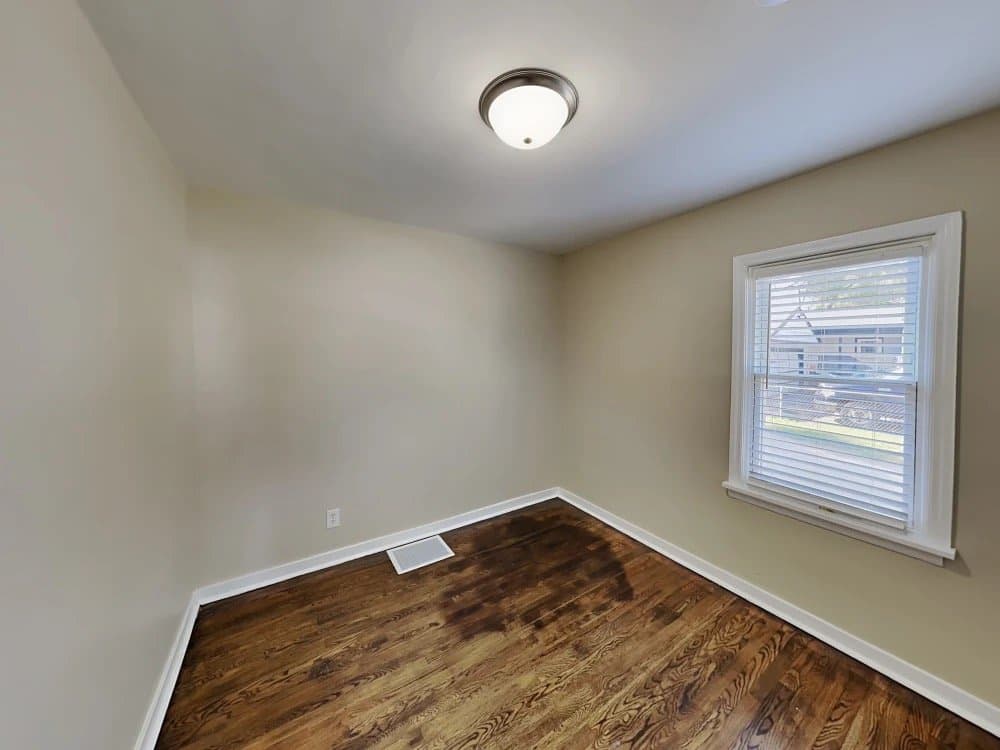 Burbank House: 7930 Long Ave
