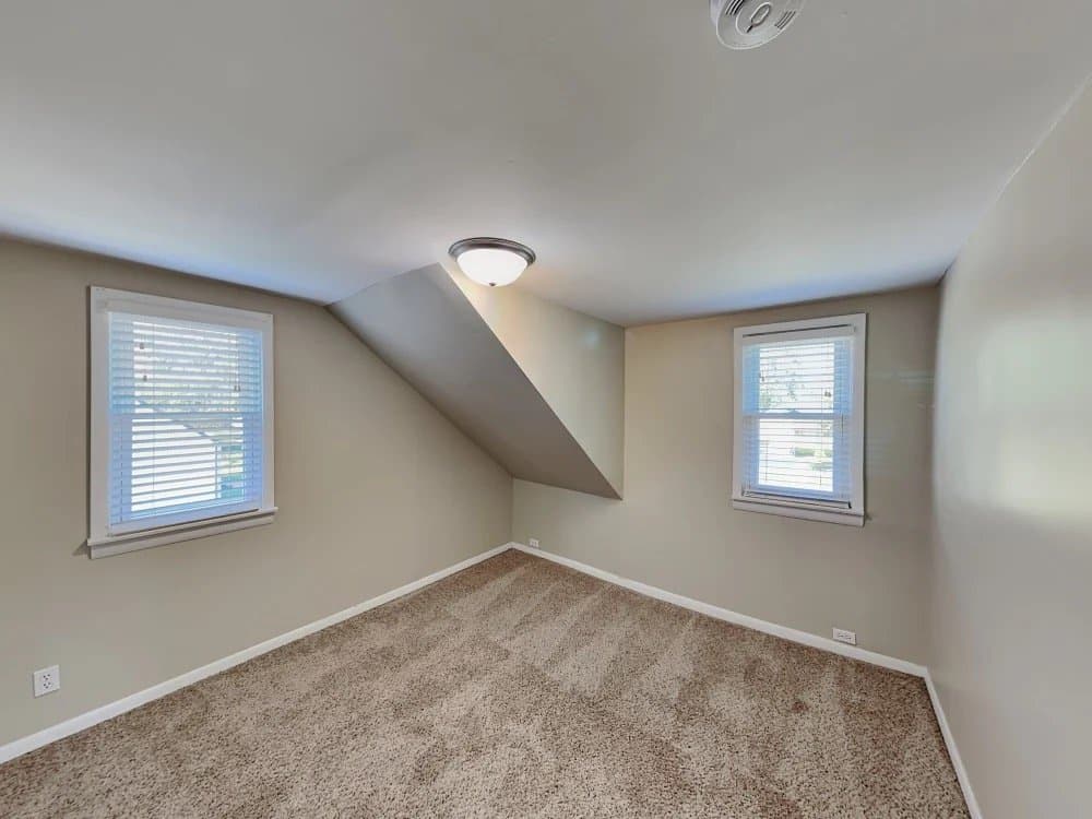 Burbank House: 7930 Long Ave