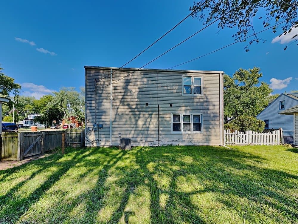 Burbank House: 7930 Long Ave